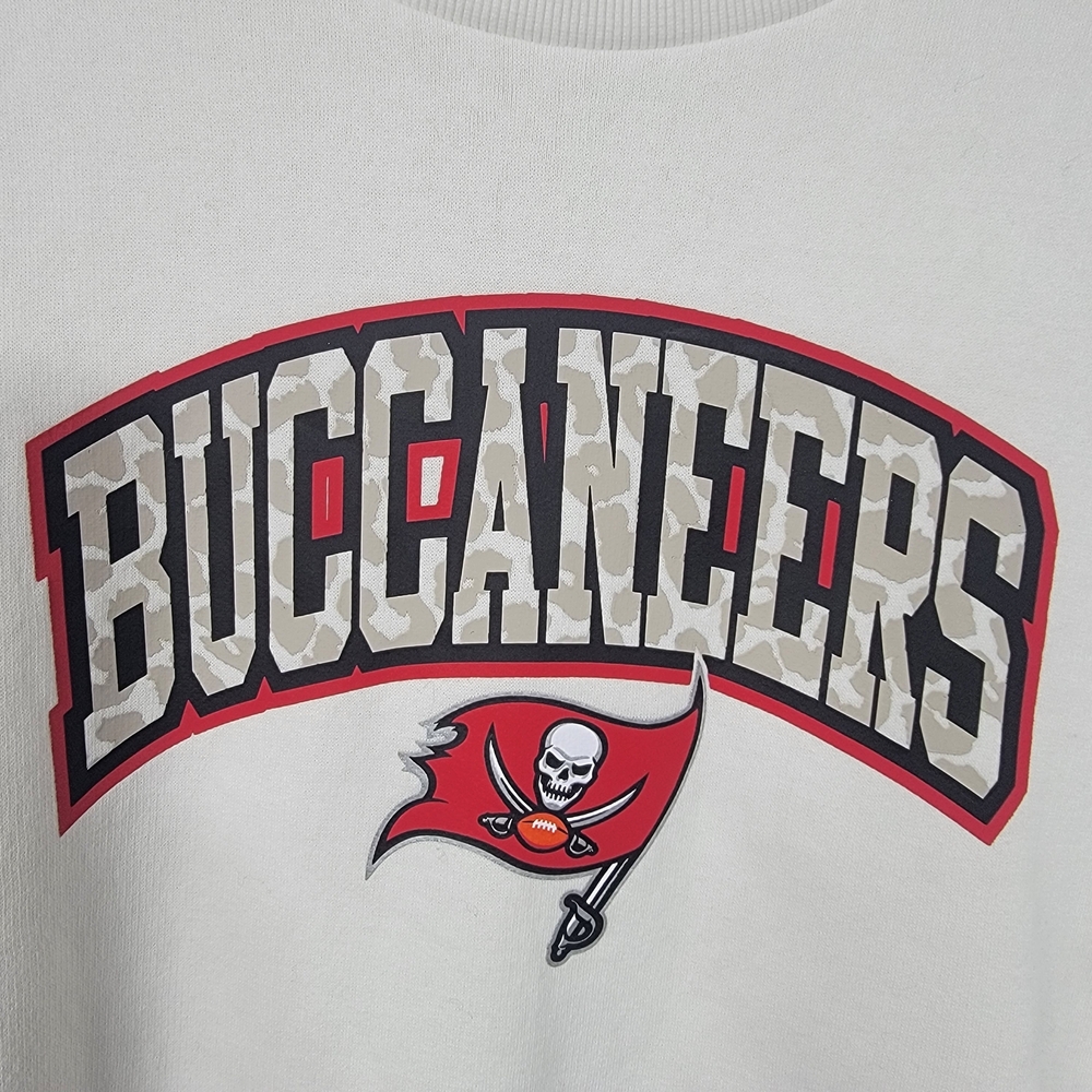 Womens Tampa Bay Buccaneers Sweatshirt Leopard Small